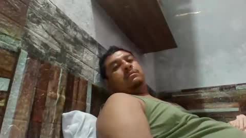 Snapshot of beto471292 chatting on 05.18.26 beto471292 online show from 05.18.26