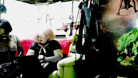 Snapshot of betty_spen_dom_kink chatting on 05.26.26 Bettyspence team lolly online show from 05.26.26