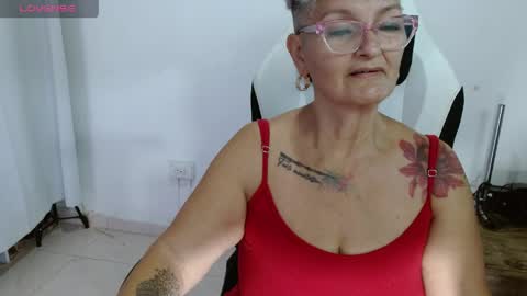 Snapshot of bety_cum3 chatting on 05.10.26 bibiana online show from 05.10.26