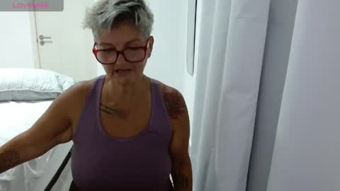 Snapshot of bety_cum3 chatting on 05.25.26 bibiana online show from 05.25.26