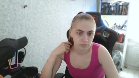 Snapshot of beverly_yay chatting on 04.27.26 beverly_yay online show from 04.27.26