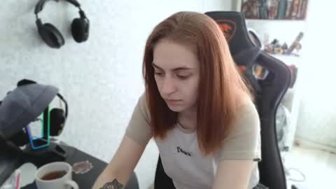 Snapshot of beverly_yay chatting on 04.30.26 beverly_yay online show from 04.30.26