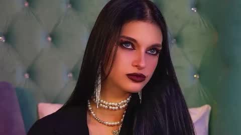 Beverly online show from 11.04.25