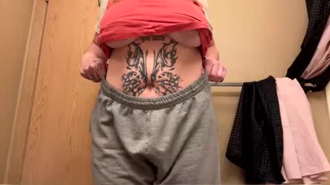 Snapshot of bfeb14 chatting on 10.13.25 bfeb14 online show from 10.13.25