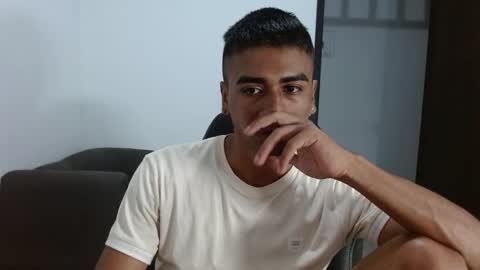 Snapshot of bfernando_05 chatting on 12.24.24 BAYRON online show from 12.24.24