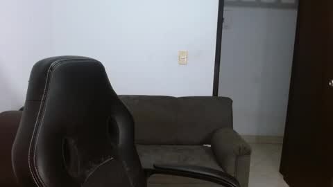 Snapshot of bfernando_05 chatting on 12.31.24 BAYRON online show from 12.31.24