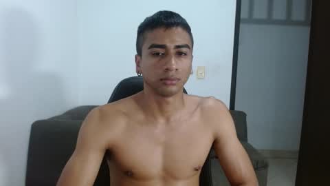 Snapshot of bfernando_05 chatting on 02.05.25 BAYRON online show from 02.05.25