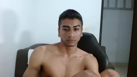 Snapshot of bfernando_05 chatting on 02.08.25 BAYRON online show from 02.08.25