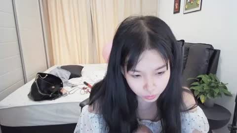 Snapshot of bhwuyulian chatting on 06.27.26 bhwuyulian online show from 06.27.26