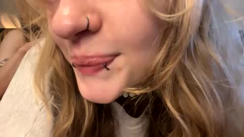 Ellie  online show from 03.21.26