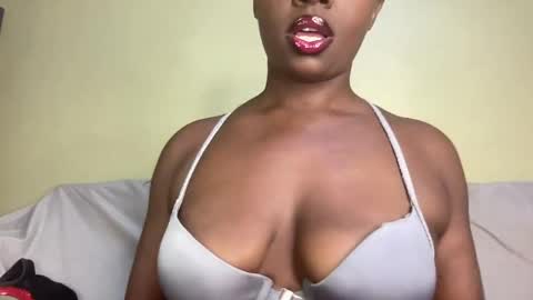 Snapshot of big_bootty2 chatting on 05.04.26 salma online show from 05.04.26