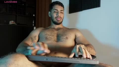 Hot Versx online show from 05.18.26