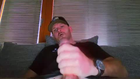 Snapshot of bigapolllo chatting on 10.22.25 Bigapolllo online show from 10.22.25