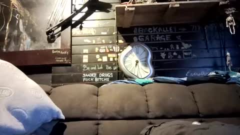 Snapshot of bigbeata chatting on 10.18.25 Stevie Snow online show from 10.18.25