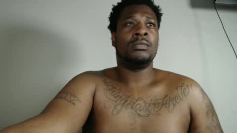 Snapshot of bigblack004 chatting on 09.14.25 bigblack004 online show from 09.14.25