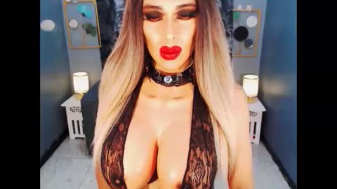 Loraine Cruz online show from 05.12.26