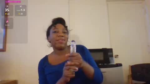 Snapshot of bigboobs_bouncin chatting on 12.03.24 Ashley online show from 12.03.24