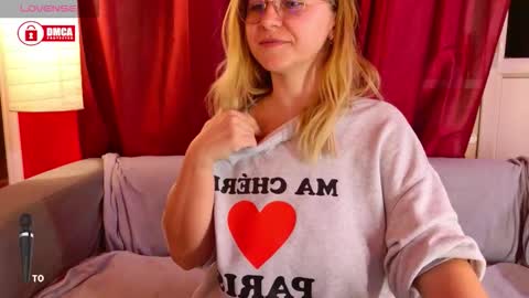 Snapshot of bigboobsarri chatting on 12.05.25 BigBoobsArri online show from 12.05.25