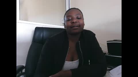 Snapshot of bigbumboobs98 chatting on 09.24.25 bigbumboobs98 online show from 09.24.25