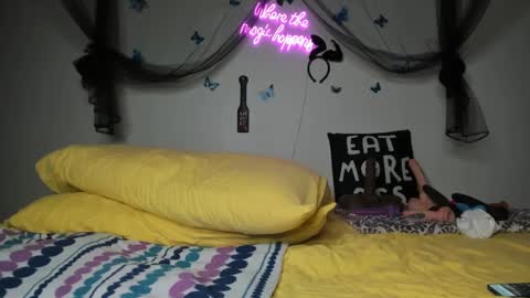 bigbuttsarena online show from 02.04.25