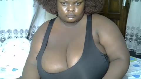 Snapshot of bigchocotities chatting on 01.08.25 bigchocotities online show from 01.08.25