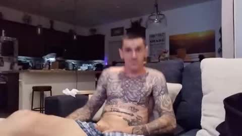 Snapshot of bigdickcumslikeariver chatting on 01.07.26 Can you make me cum online show from 01.07.26