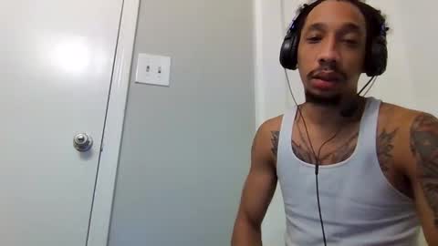 Snapshot of bigdickmarixxx chatting on 10.21.25 bigdickmarixxx online show from 10.21.25