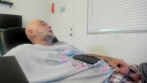 Snapshot of bigdickpiercedtattoos chatting on 09.10.25 bigdickpiercedtattoos online show from 09.10.25