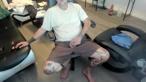 Snapshot of bigdickpiercedtattoos chatting on 09.11.25 bigdickpiercedtattoos online show from 09.11.25