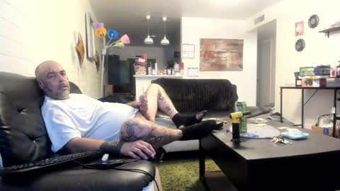 Snapshot of bigdickpiercedtattoos chatting on 10.10.25 bigdickpiercedtattoos online show from 10.10.25