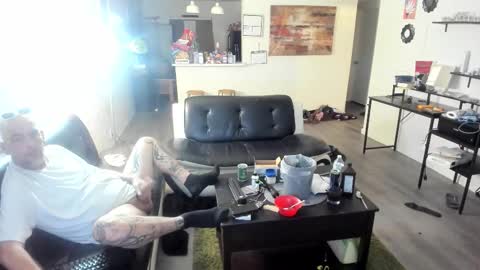 Snapshot of bigdickpiercedtattoos chatting on 10.13.25 bigdickpiercedtattoos online show from 10.13.25