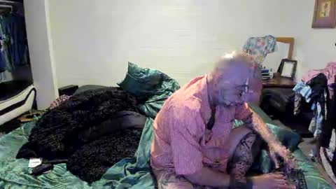 Snapshot of bigdickpiercedtattoos chatting on 10.21.25 bigdickpiercedtattoos online show from 10.21.25