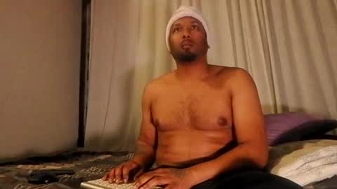 Snapshot of bighardcock989 chatting on 12.25.24 bighardcock989 online show from 12.25.24