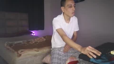 Snapshot of bighunter914318 chatting on 02.25.26 bighunter914318 online show from 02.25.26