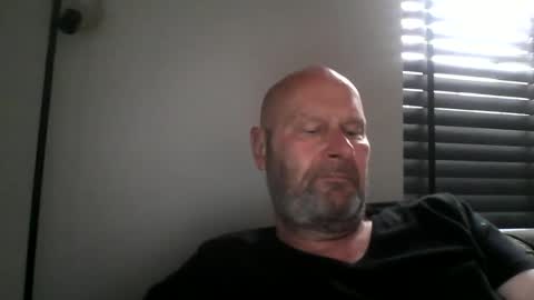 Snapshot of bigmike3339 chatting on 10.28.25 bigmike3339 online show from 10.28.25