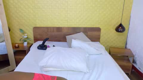 Snapshot of bigroundbooty_ chatting on 02.27.26 bigroundbooty_ online show from 02.27.26