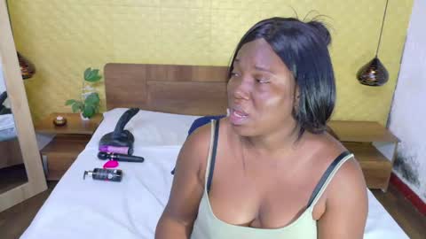 bigroundbooty_ online show from 04.16.26