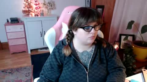 Snapshot of bigtiddygoddess chatting on 12.20.24 Morgan Lafeuille online show from 12.20.24