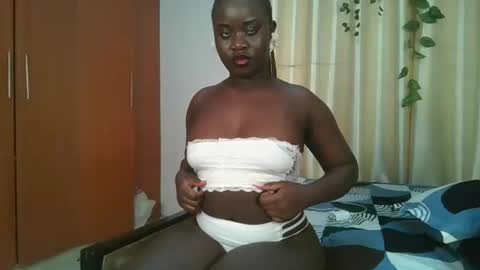 Snapshot of bigtits_baddie chatting on 11.27.25 bigtits_baddie online show from 11.27.25