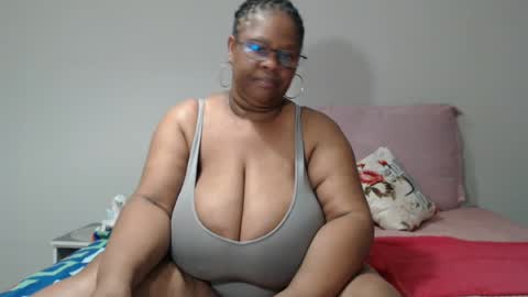 Snapshot of bigtitshornygirlxxx chatting on 06.14.26 Lona online show from 06.14.26
