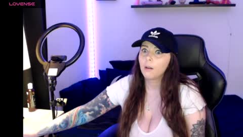 Snapshot of bigtittedtattedlesbian chatting on 03.12.25 Nichole lights online show from 03.12.25