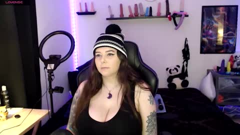 Snapshot of bigtittedtattedlesbian chatting on 11.18.25 Nichole lights online show from 11.18.25