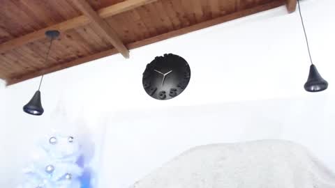 Snapshot of bigzehuz chatting on 01.06.25 andres online show from 01.06.25