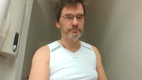 Snapshot of bikertom1988 chatting on 02.01.25 bikertom1988 online show from 02.01.25