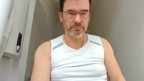 Snapshot of bikertom1988 chatting on 02.02.25 bikertom1988 online show from 02.02.25