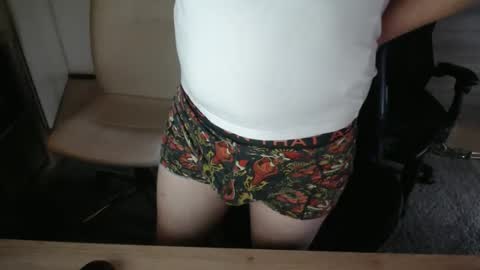 Snapshot of bingswillems chatting on 10.15.25 bingswillems online show from 10.15.25