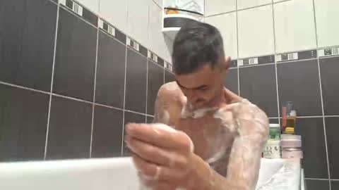 Snapshot of bisexdadd chatting on 10.05.25 bisexdadd online show from 10.05.25