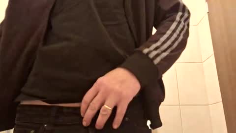 Snapshot of bisexdadd chatting on 12.05.25 bisexdadd online show from 12.05.25