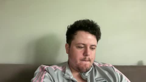 Snapshot of bisexualchubbyboy chatting on 11.03.25 james online show from 11.03.25