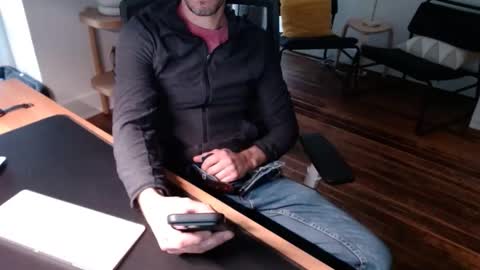 Snapshot of bisexy_man chatting on 11.18.25 bisexy_man online show from 11.18.25